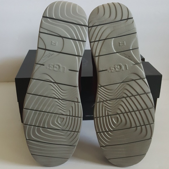 New UGG Hendrickson Leather Chukka Boots - Picture 6 of 6